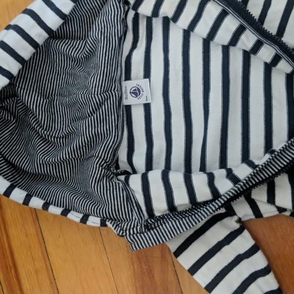 Zip up hoodie 18m - Picture 2 of 2